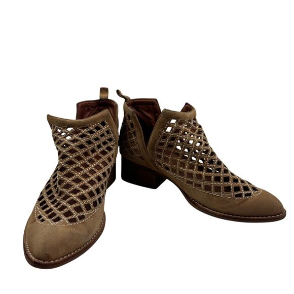 Jeffrey Campbell Taggart Laser Cut Lattice Leather Booties Women's Size 6.5 - Picture 1 of 12